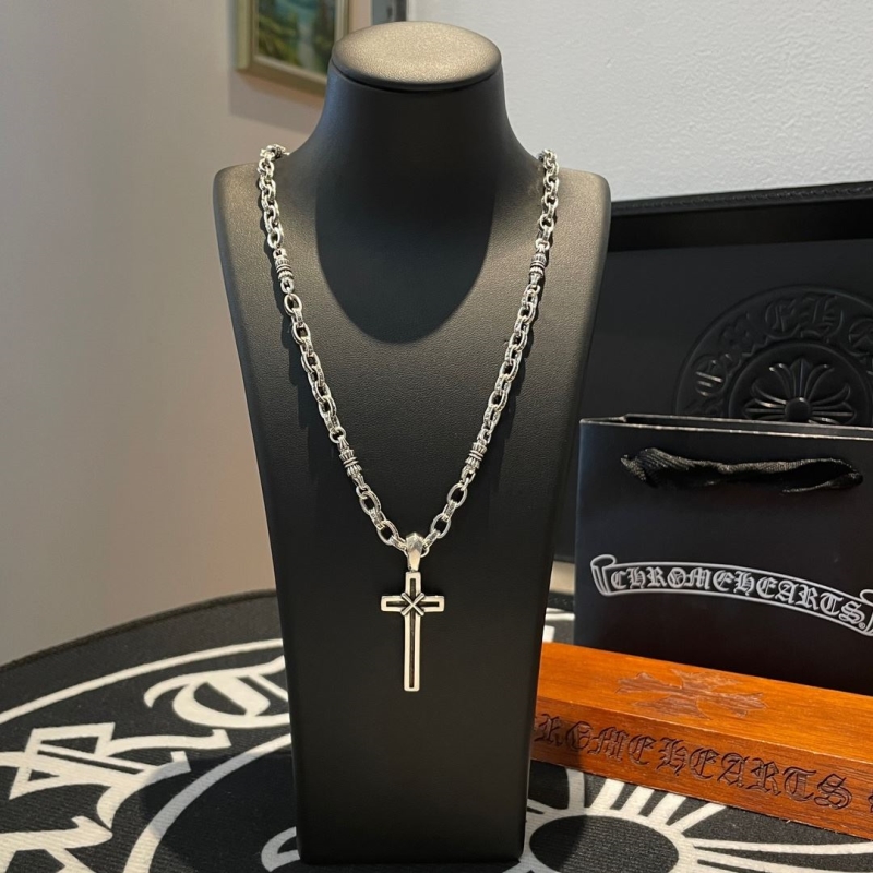 Ch**me He**ts necklaces
